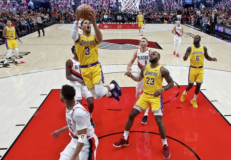 НБА: Портланд покварио деби Џејмса у дресу Лејкерса, трипл-дабл Симонса